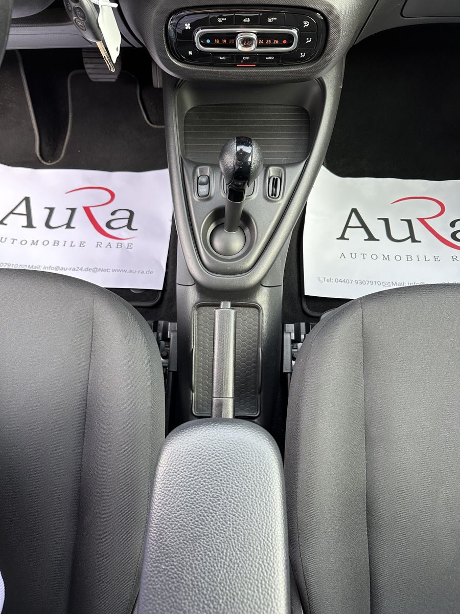 Fahrzeugabbildung Smart ForTwo EQ Coupé CARPLAY+TEMPOMAT+1HD+DAB-RADIO