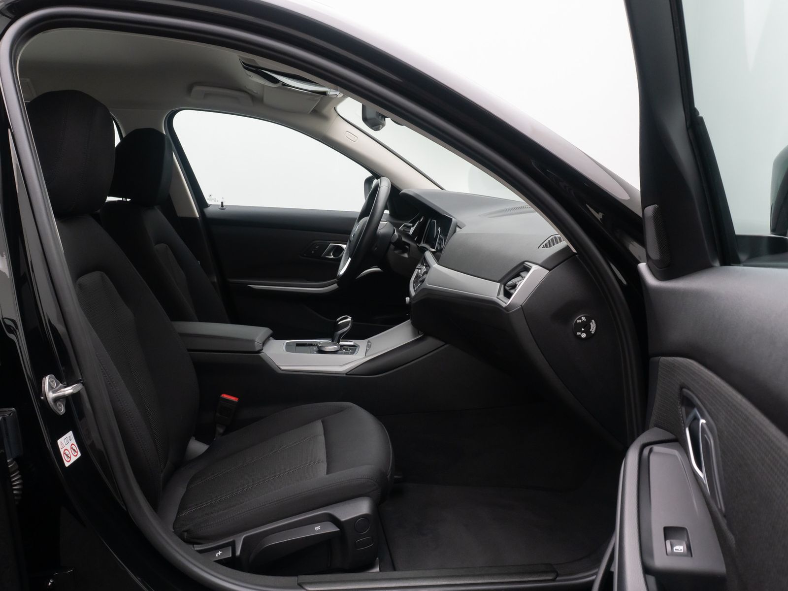 Fahrzeugabbildung BMW 330e xD Laser HUD DAB AHK Alarm Sport HiFi