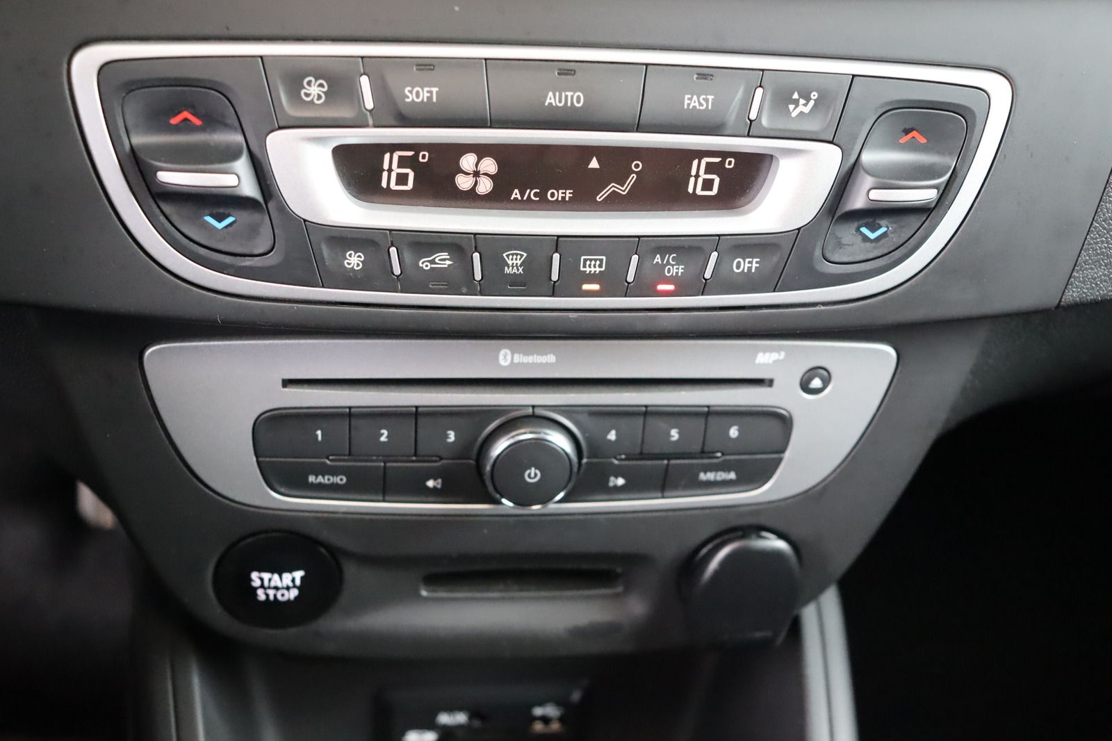 Fahrzeugabbildung Renault Megane III Grandtour Klimaautom. * Sitzhzg.