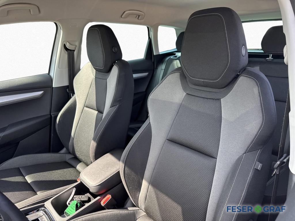 Skoda Karoq 2022 г. Белый, пробег 51200 км