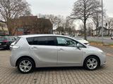 Toyota Verso 2.2 D-4D Executive 7 Sitzer/Tüv neu - silberne Toyota Verso