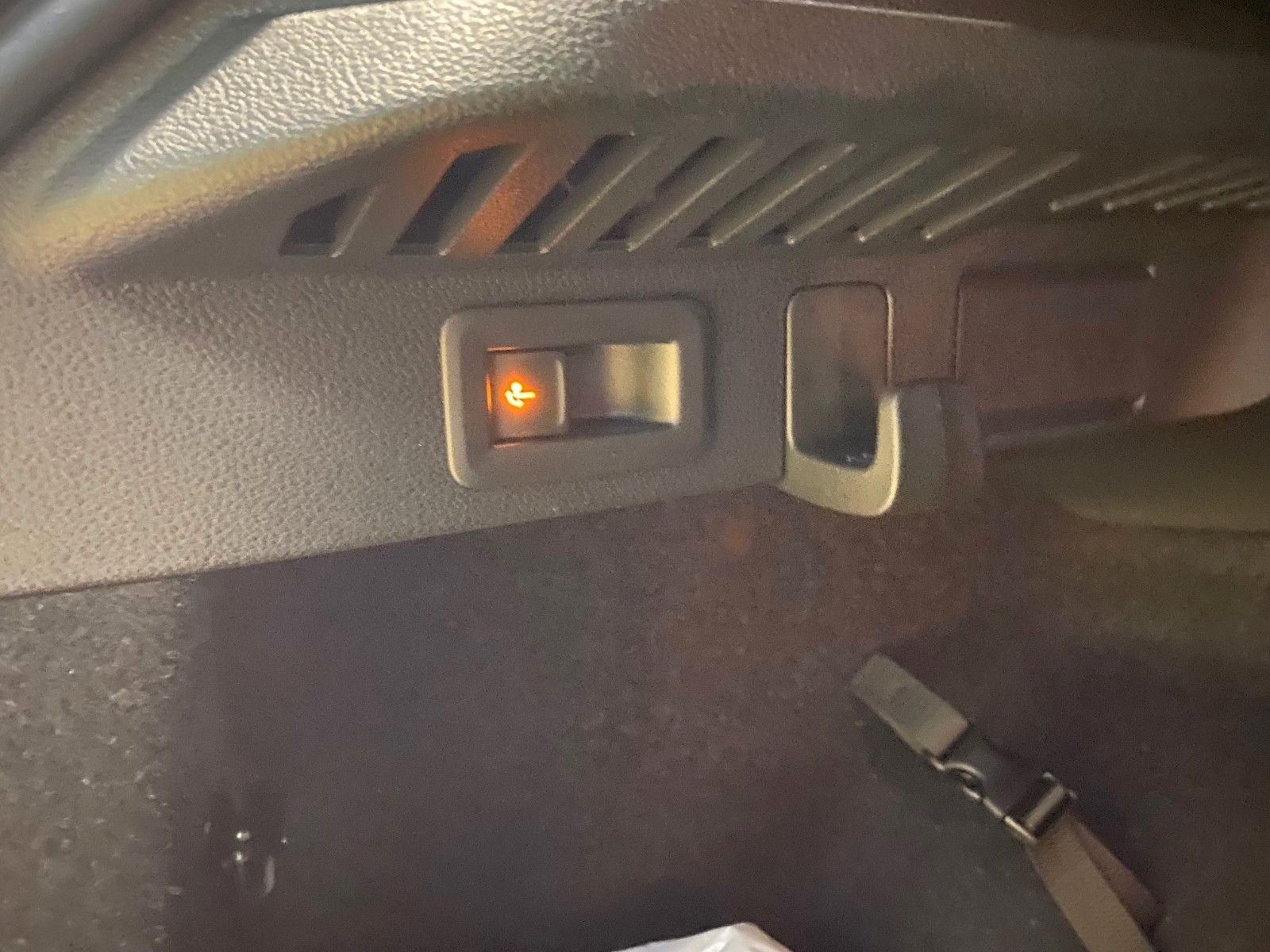 Fahrzeugabbildung SKODA Kamiq 1.5 TSI ACT DSG Monte Carlo+AHK+MATRIX++++