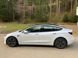 Tesla Model 3 Allradantrieb mit Dualmotor Long Ran... - gebrauchte Tesla Model 3 aus dem Jahr 2022