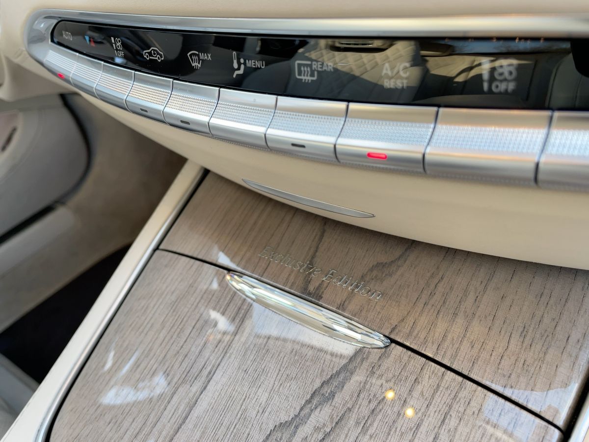 Fahrzeugabbildung Mercedes-Benz S 560 4M Coupe AMG-Unikat-einzigartige Farbkombi
