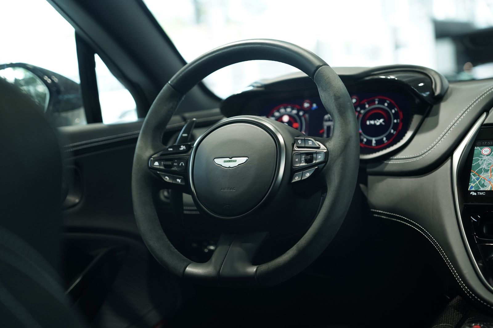 Aston Martin Dbx