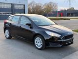 Ford Focus Lim. Trend - Ford Focus mit Benzin-Antrieb: Kleinwagen