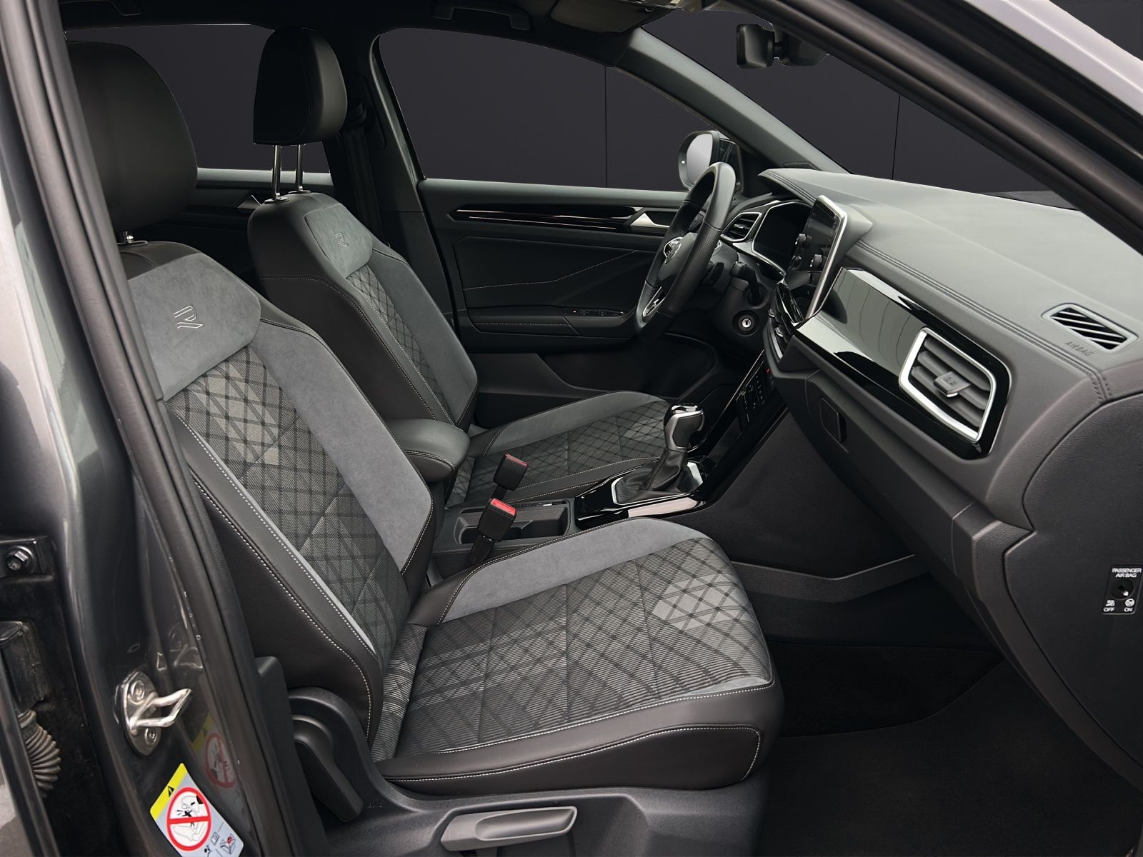 Fahrzeugabbildung Volkswagen T-Roc R-Line TSI DSG IQ.Light ACC STH SH LRHzg R