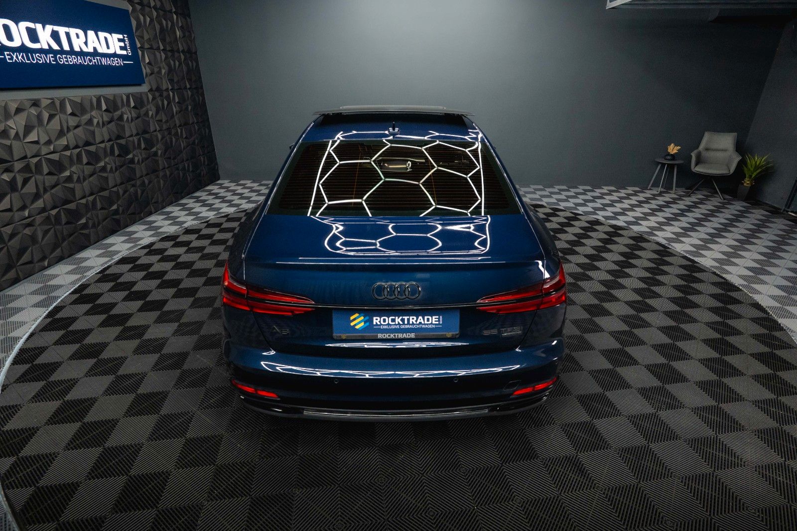 Fahrzeugabbildung Audi A6 55 TFSI quattro S-Line Sport Black Design ACC