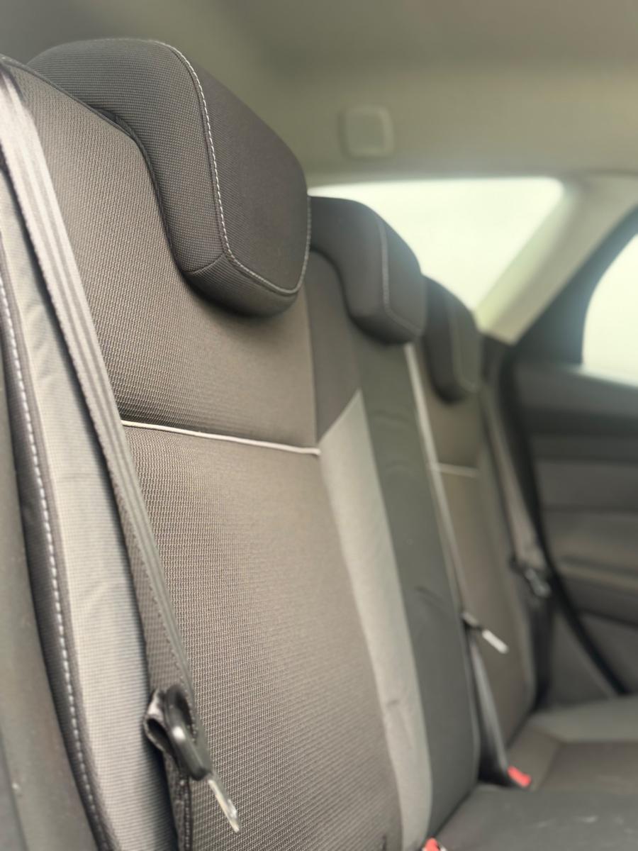 Ford Focus 2012 — photo 17