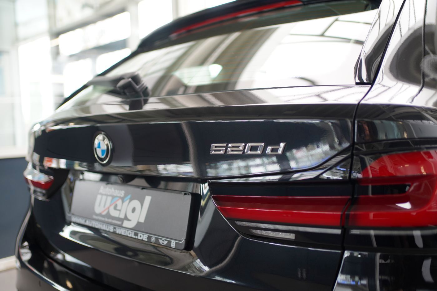 Fahrzeugabbildung BMW 520d Luxury Line Laserlicht+Komfortzugang+Head-U