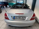 Mercedes-Benz SLK 200 Kompressor Roadster Leder Airscarf SHZ - Mercedes-Benz SLK 200 mit Benzin-Antrieb: Cabrio, Automatik