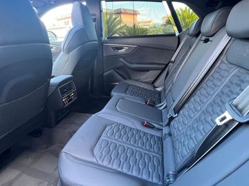 Audi Q8 - 9