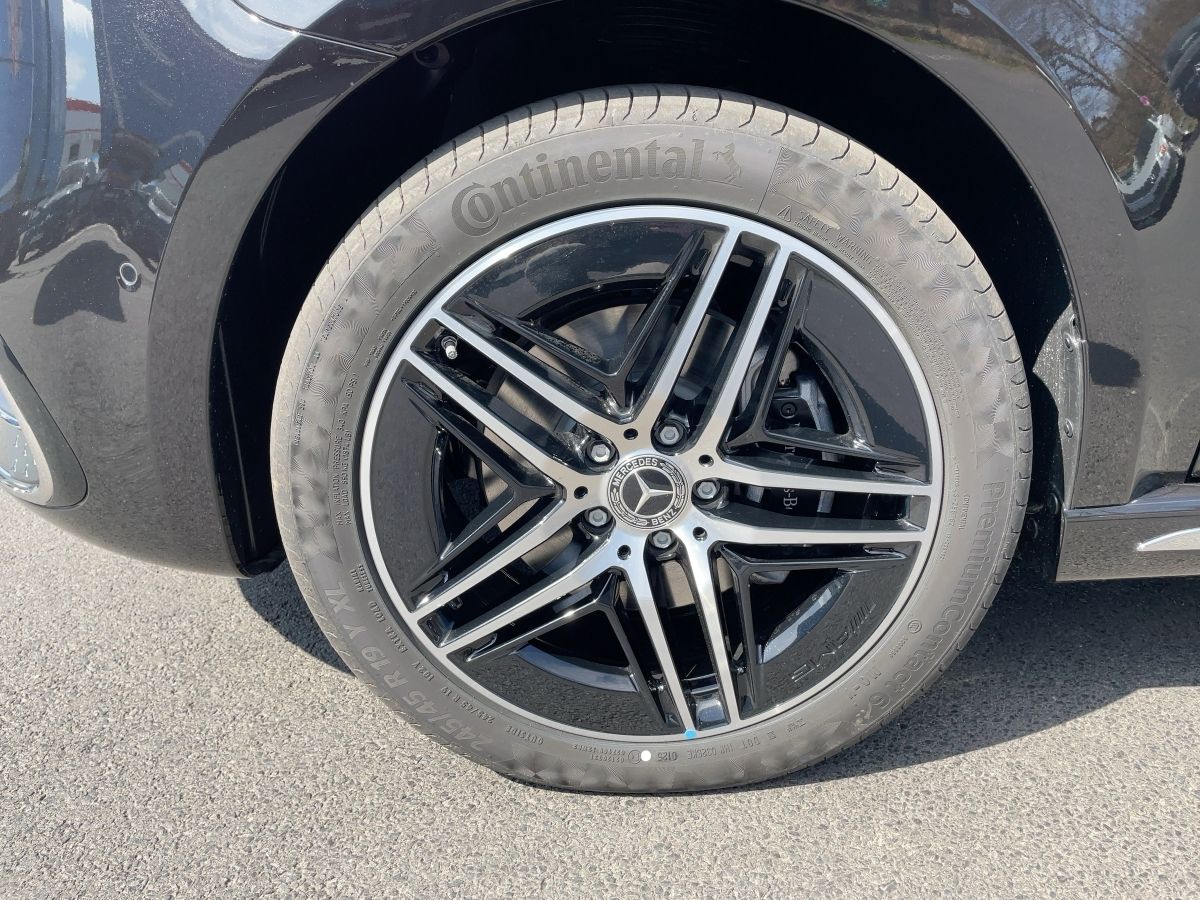 Fahrzeugabbildung Mercedes-Benz V 300 d 4M lang AMG/360°/Pano/Airmatic/AHK