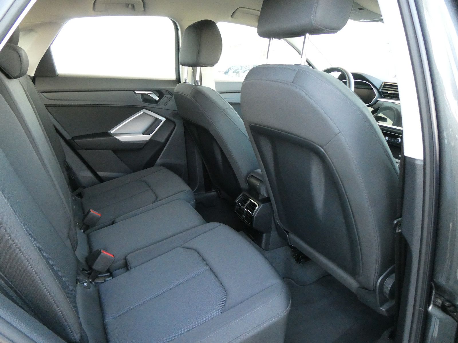 Audi Q3 45 TFSI e S line foto 11