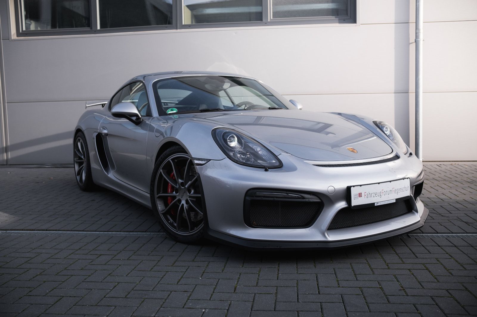 Fahrzeugabbildung Porsche Cayman GT4-Steuer ausw.-wenig KM-Approved