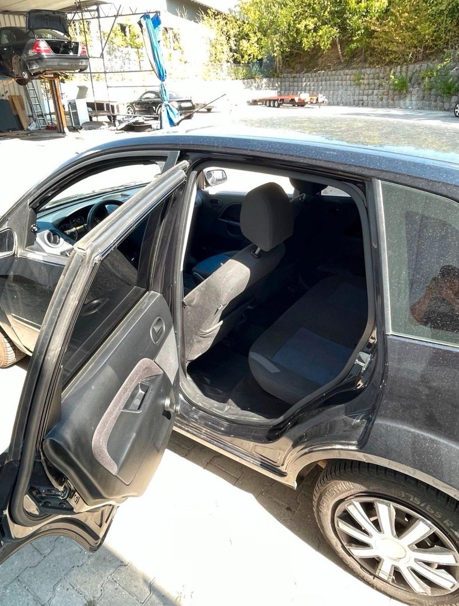 Ford Fiesta 2007 — photo 9