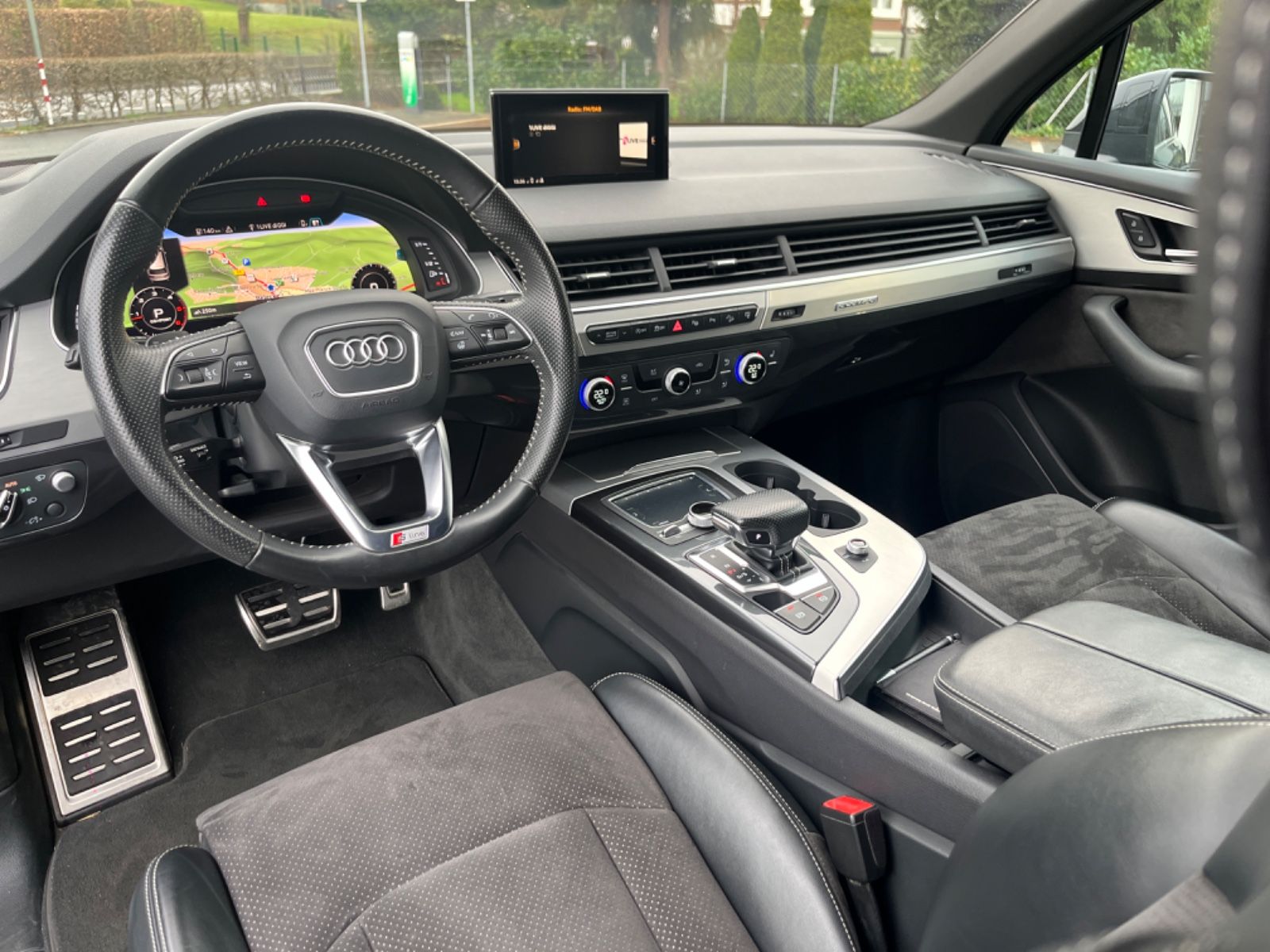 Fahrzeugabbildung Audi Q7 3.0 TDI quattro S-Line Sport plus MATRIX HUD
