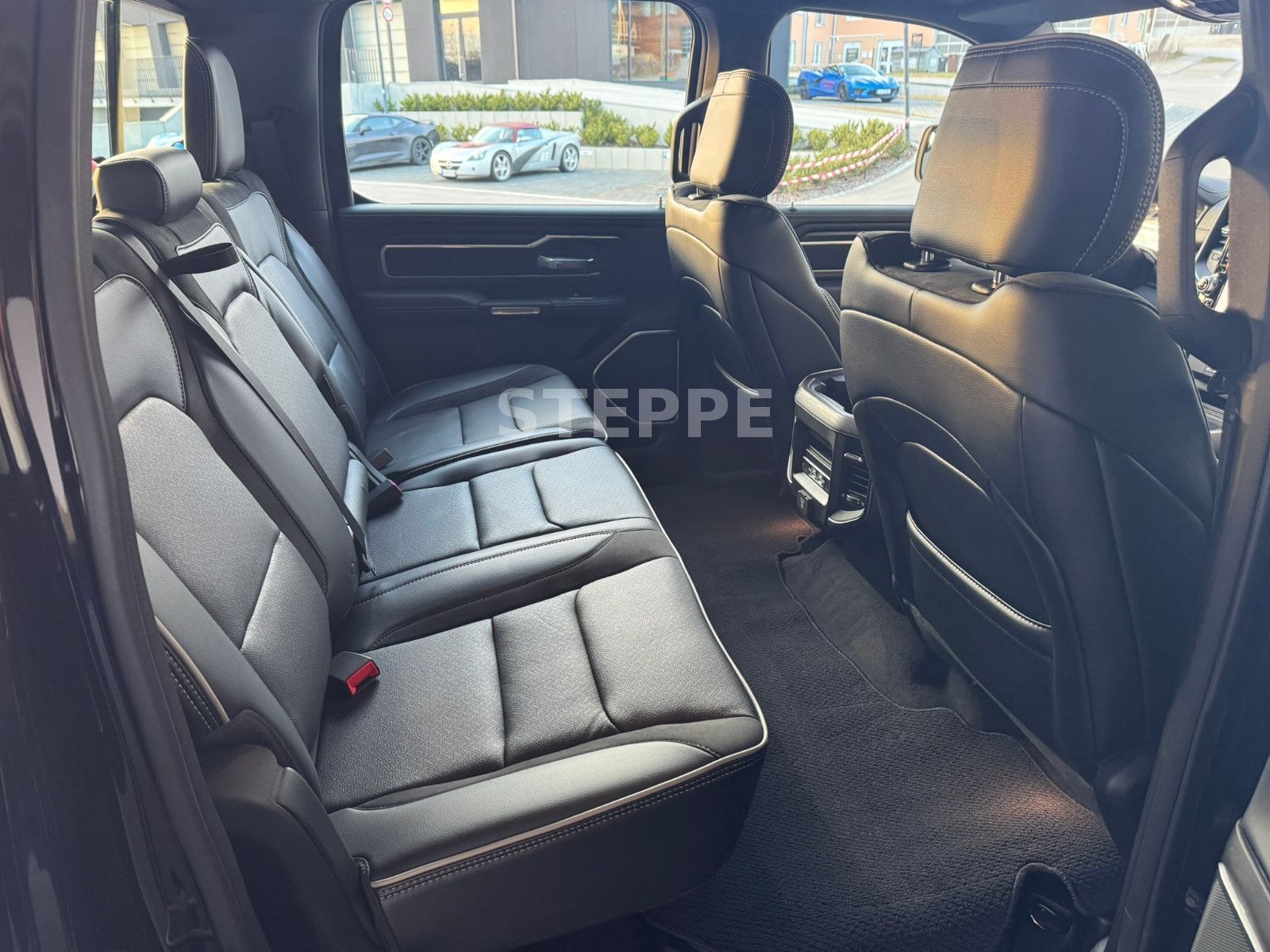 Dodge RAM 1500 5,7 V8  LARAMIE Sport Luftfed. AHK 20"