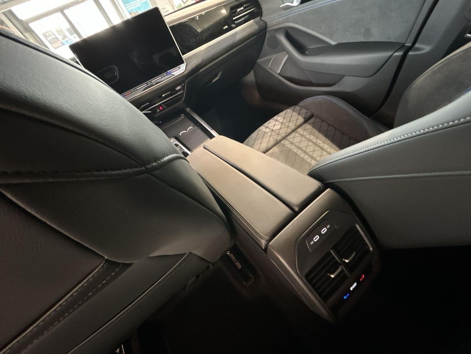 Volkswagen Passat 2.0 TDI DSG R-Line BlackStyle Winterräder