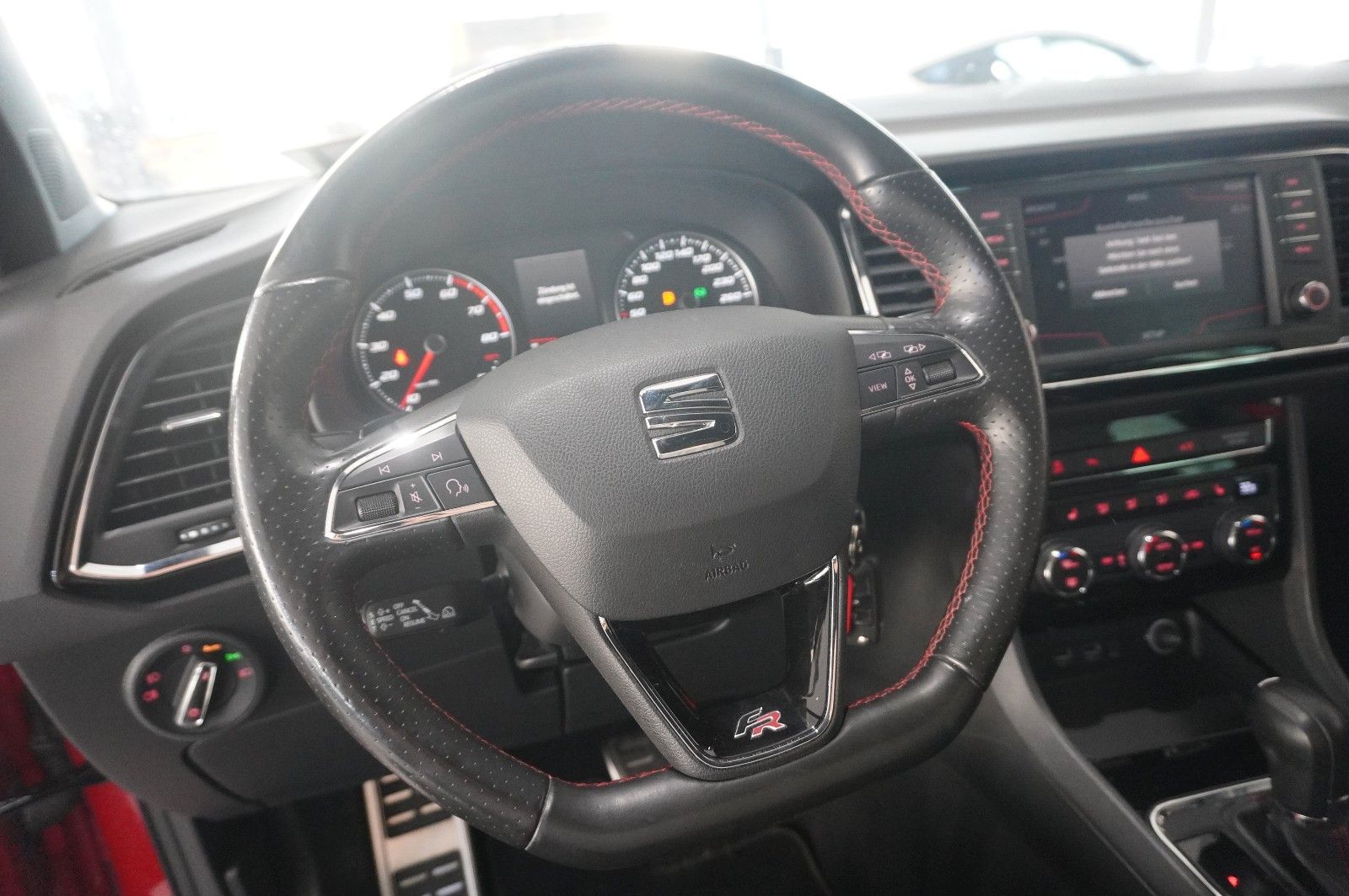 Fahrzeugabbildung SEAT Ateca .1.5 TSI FR SPORT DSG NAVI/LED/KAMERA/AHK