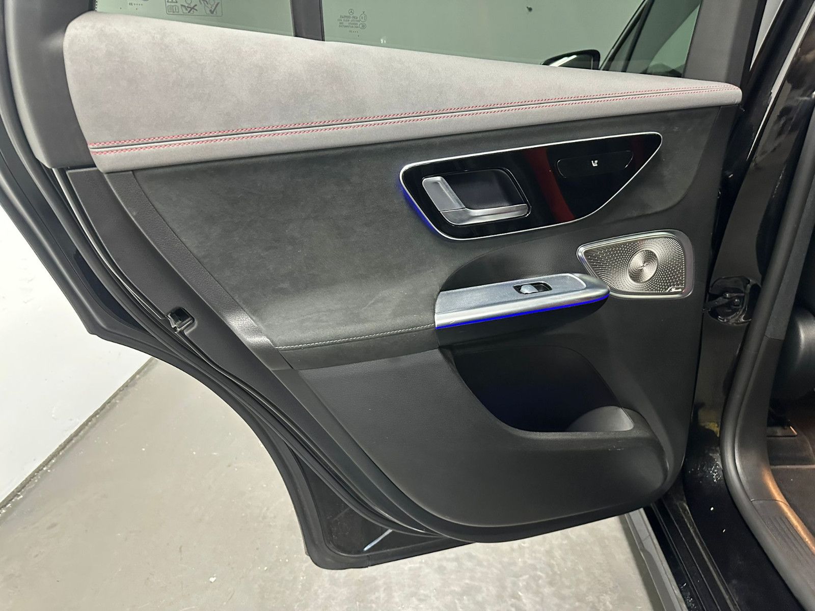 Fahrzeugabbildung Mercedes-Benz EQE 43 SUV AMG-LINE 4MATIC *Hyperscreen*PANO*