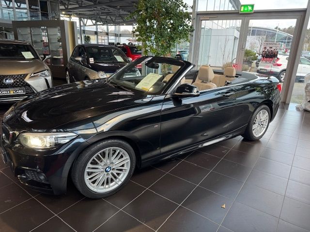 Fahrzeugabbildung BMW 230i Cabrio M Sport LED NAVI ALU