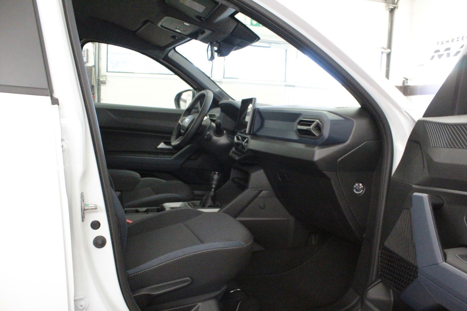 Fahrzeugabbildung Dacia Bigster hybrid 140 Expression   Winterpak.*City