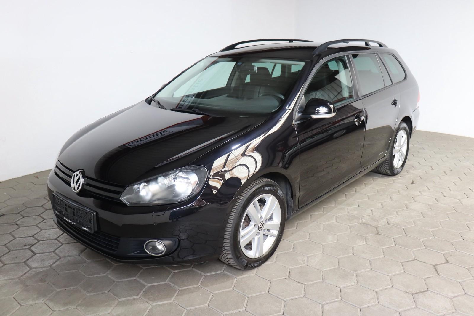 Volkswagen Golf 2012 — interior