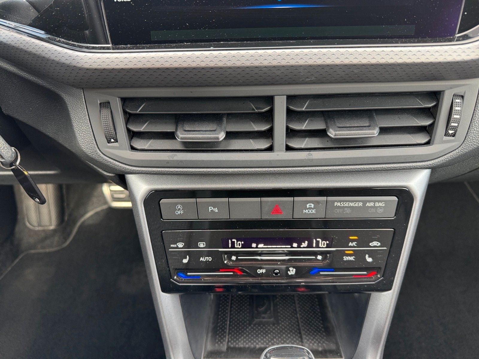 Fahrzeugabbildung Volkswagen T-Cross Life ACTIVE 1.5 TSI