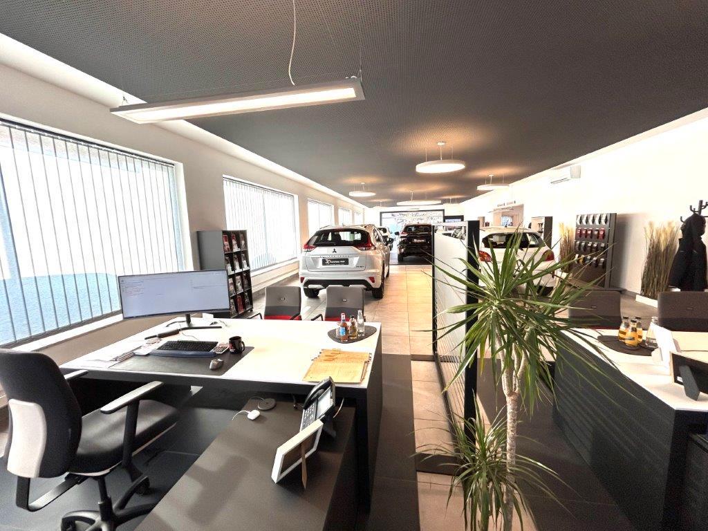 showroom-image-bottom