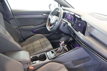 Volkswagen Golf VIII GTI 2.0 TSI AID+LED+CARPLAY+AMBIENT