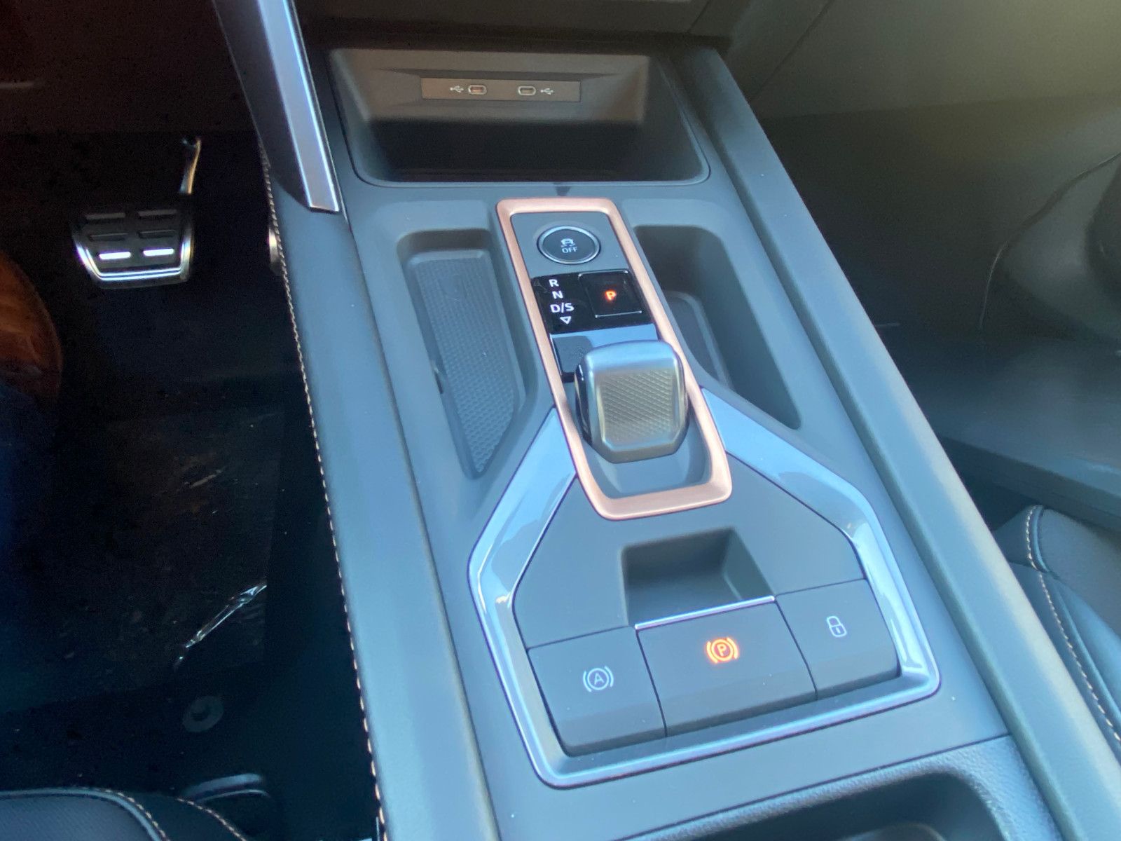 Fahrzeugabbildung CUPRA Leon Sportstourer 1.5 eTSI 110 kW DSG *AHZV-Vorb