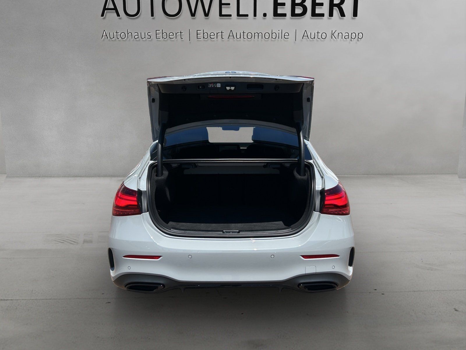Fahrzeugabbildung Mercedes-Benz A200d Limo AMG SpecialEdition AHK Standhz DISTRO