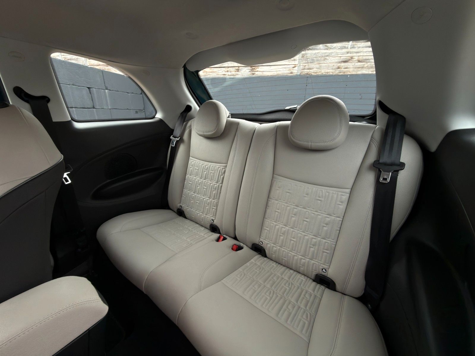 Fahrzeugabbildung Fiat 500e La Prima by Bocelli Leder CarPlay ACC CAM