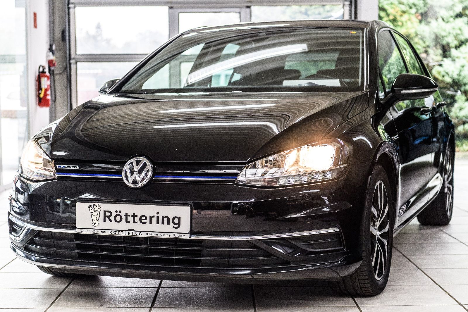 Fahrzeugabbildung Volkswagen Golf VII IQ.DRIVE +SHZ +ACC +NAVI