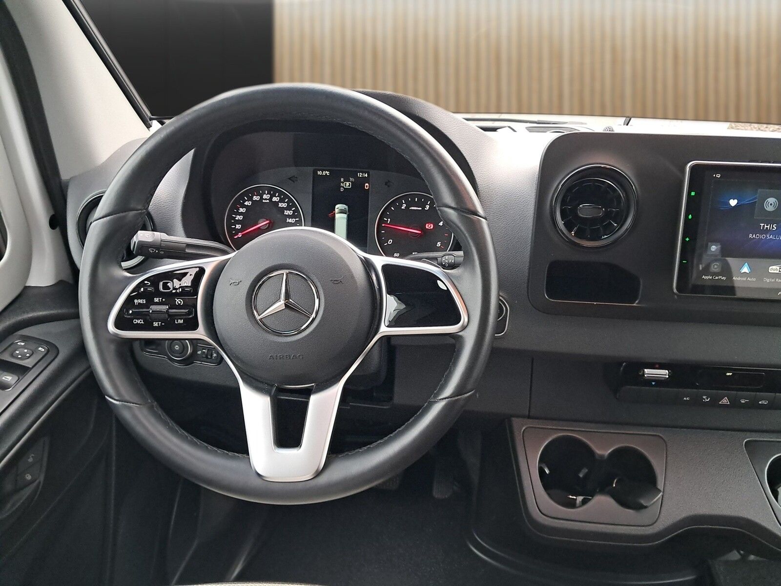 Fahrzeugabbildung Weinsberg CaraCompact Suite MB EDITION PEPPER 640 MEG AHK