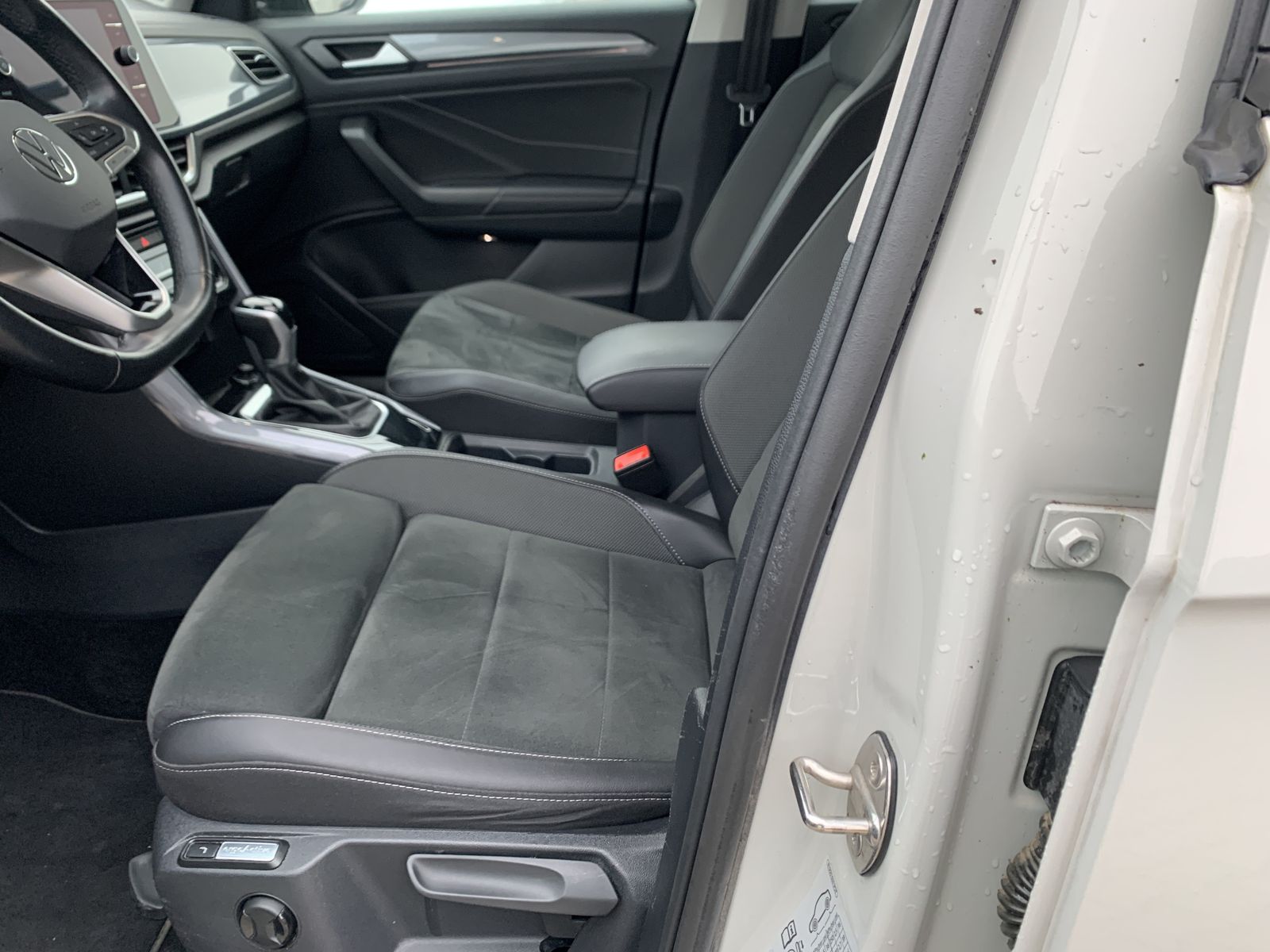 Fahrzeugabbildung Volkswagen T-Roc 1.5 TSI*Style*LED-Plus*Navi*ACC*Navi*