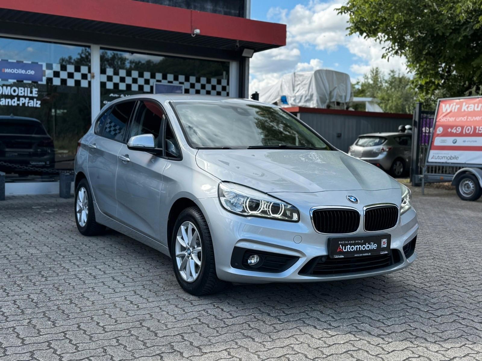BMW 220i Advantage/2.HAND/AUTOMATIK/SCHECKHFT/AHK