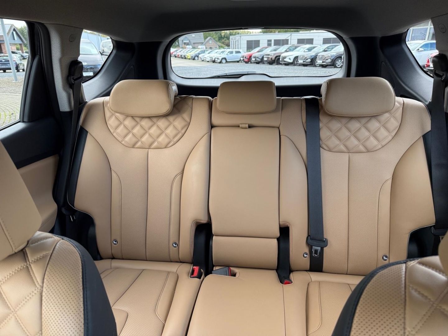 Fahrzeugabbildung Hyundai SANTA FE 1.6T 4WD Hybrid Trend  Navi Kamera LED