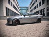 Jaguar XE D200 R-DYNAMIC BLACK AWD R-DYNAMIC BLACK - Jaguar XE: R Dynamic Black