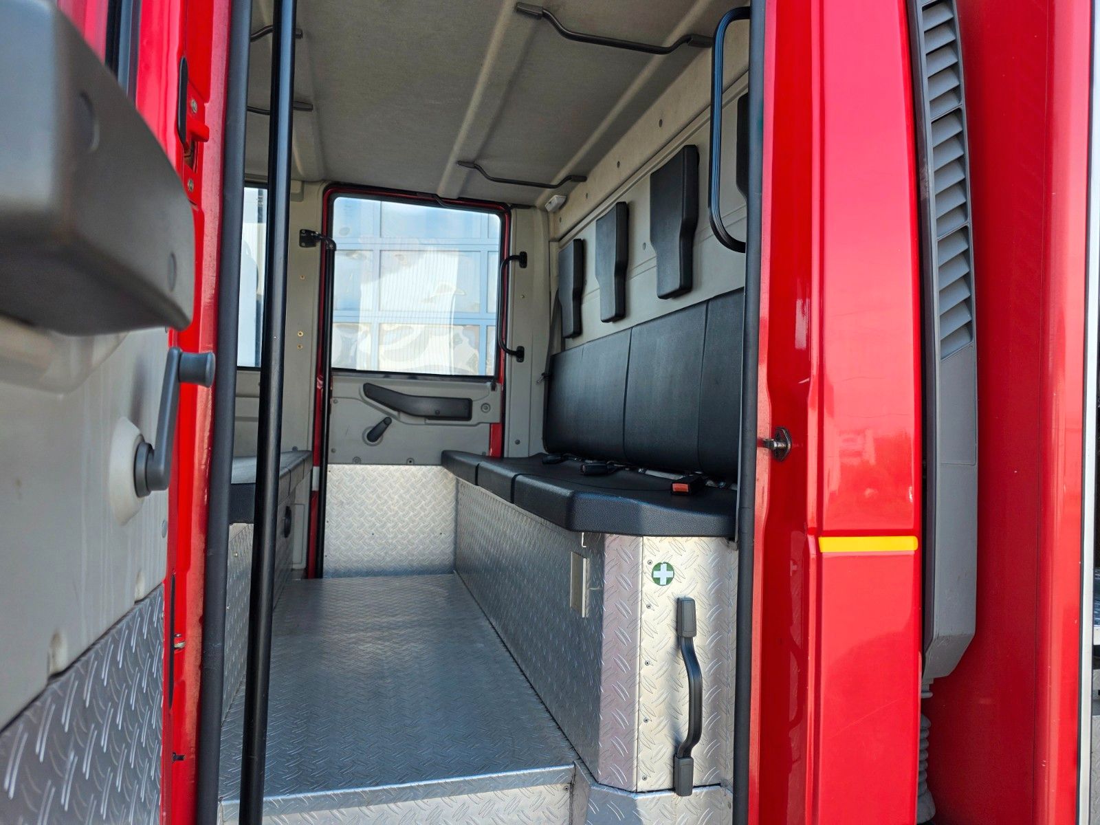 Fahrzeugabbildung Iveco EuroFire FF95E18W 4x4 LF8/6 Löschfahrzeug