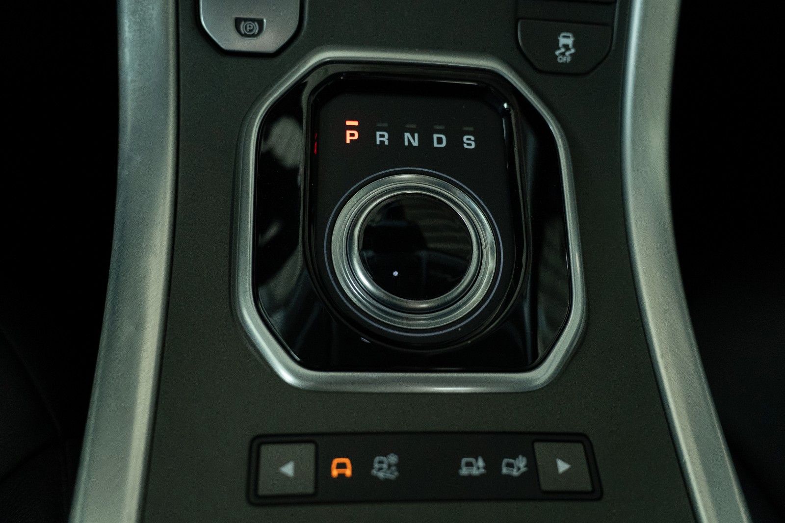 Fahrzeugabbildung Land Rover Range Rover Evoque SE 4x4 AUTOM/PANO/SHZ