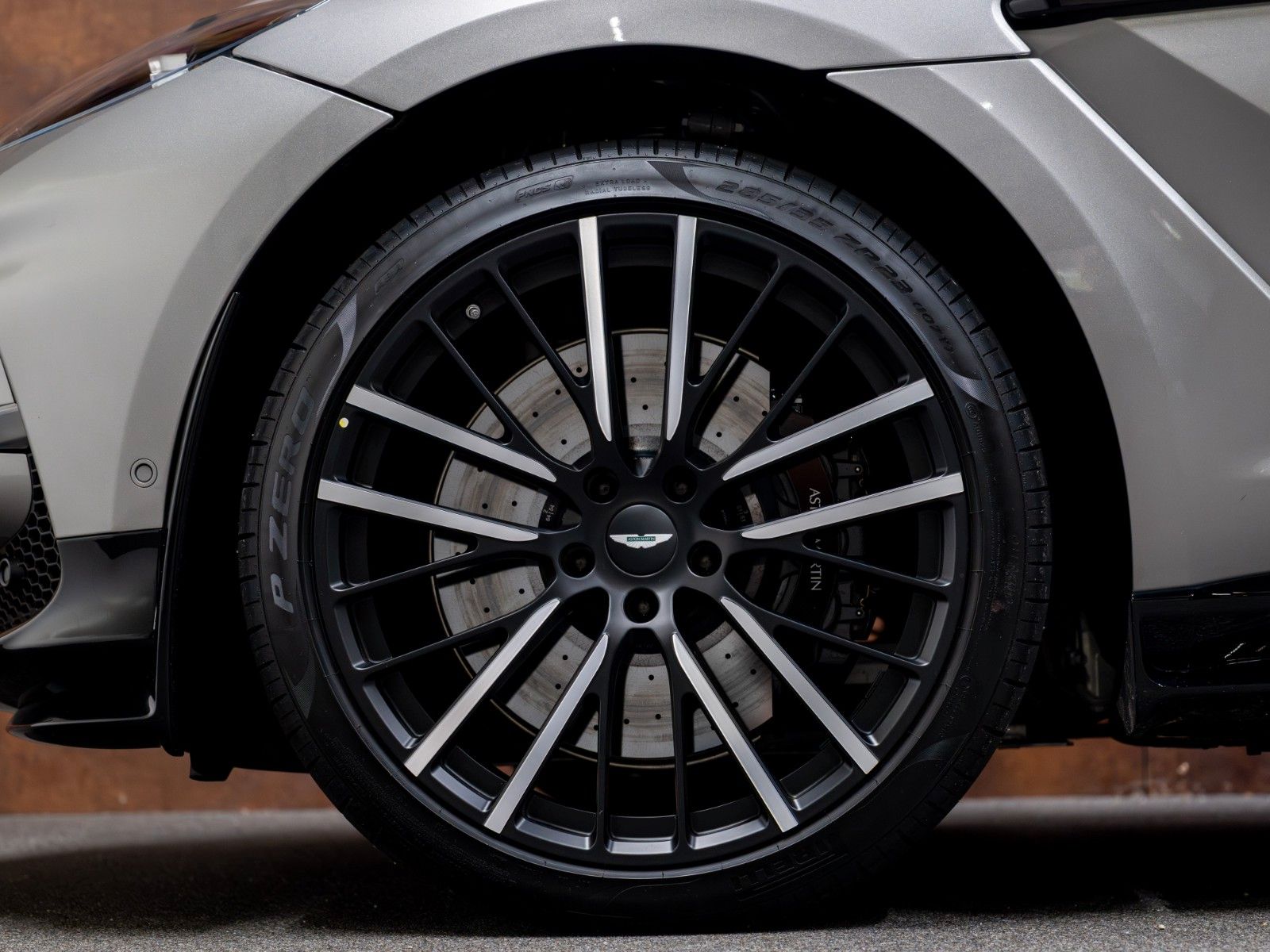 Aston Martin DBX 4.0 V8 707*FACELIFT*ACC*360* foto 15