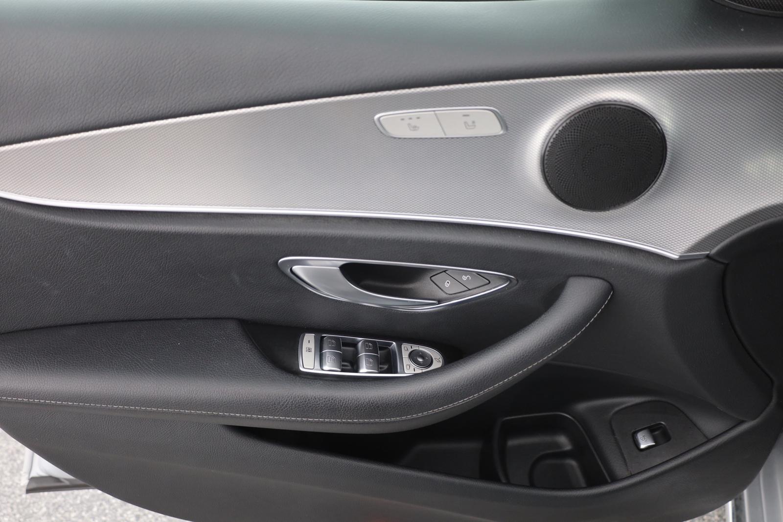Mercedes-Benz E200 Avantgarde LED Kamera Navi Sitzheizung