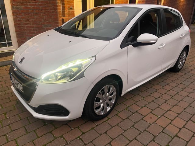 Peugeot 208 BlueHDi 100 Navi SHZ PDC