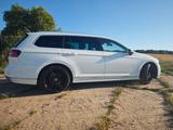 Volkswagen Passat 2.0 TSI 162kW DSG Highline R Line - gebrauchte Volkswagen Passat aus dem Jahr 2017