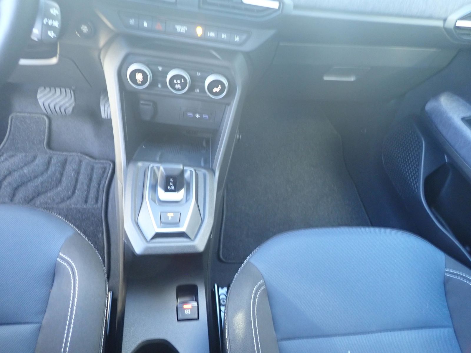 Fahrzeugabbildung Dacia Jogger Journey hybrid 155 7-Sitzer
