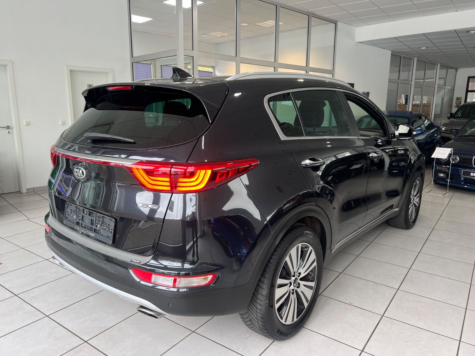 Fahrzeugabbildung Kia Sportage GT-Line 4WD Automatik *KAMERA*