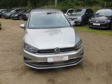Volkswagen Golf - 1