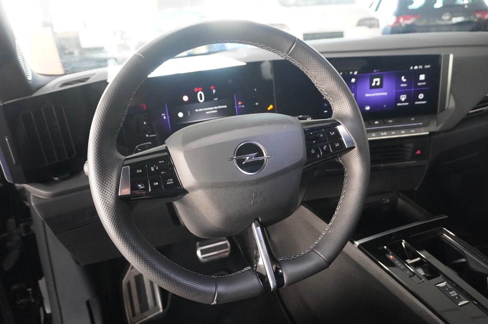 Fahrzeugabbildung Opel Astra L ST 1.2T GS SPORT NAVI/LED/360°/SPORT/DAB